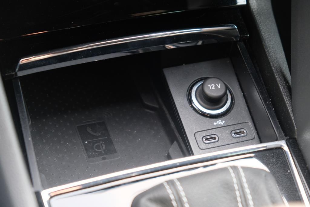 Skoda Karoq 1.5 TSi 150pk DSG Sportline | Navi | App Connect | Climate | Adaptive Cruise | Camera | Matrix LED | Elektrische Achterklep | Trekhaak afbeelding 23
