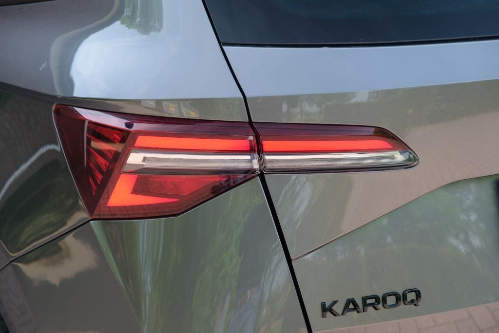 Skoda Karoq 1.5 TSi 150pk DSG Sportline | Navi | App Connect | Climate | Adaptive Cruise | Camera | Matrix LED | Elektrische Achterklep | Trekhaak afbeelding 30