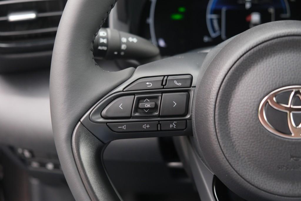 Toyota Yaris Cross 1.5 Hybrid 130pk CVT Teamplayer | App Connect | Climate | Adaptive Cruise | Full LED | Camera | Keyless | Blind Spot | Stoelverwarming afbeelding 9