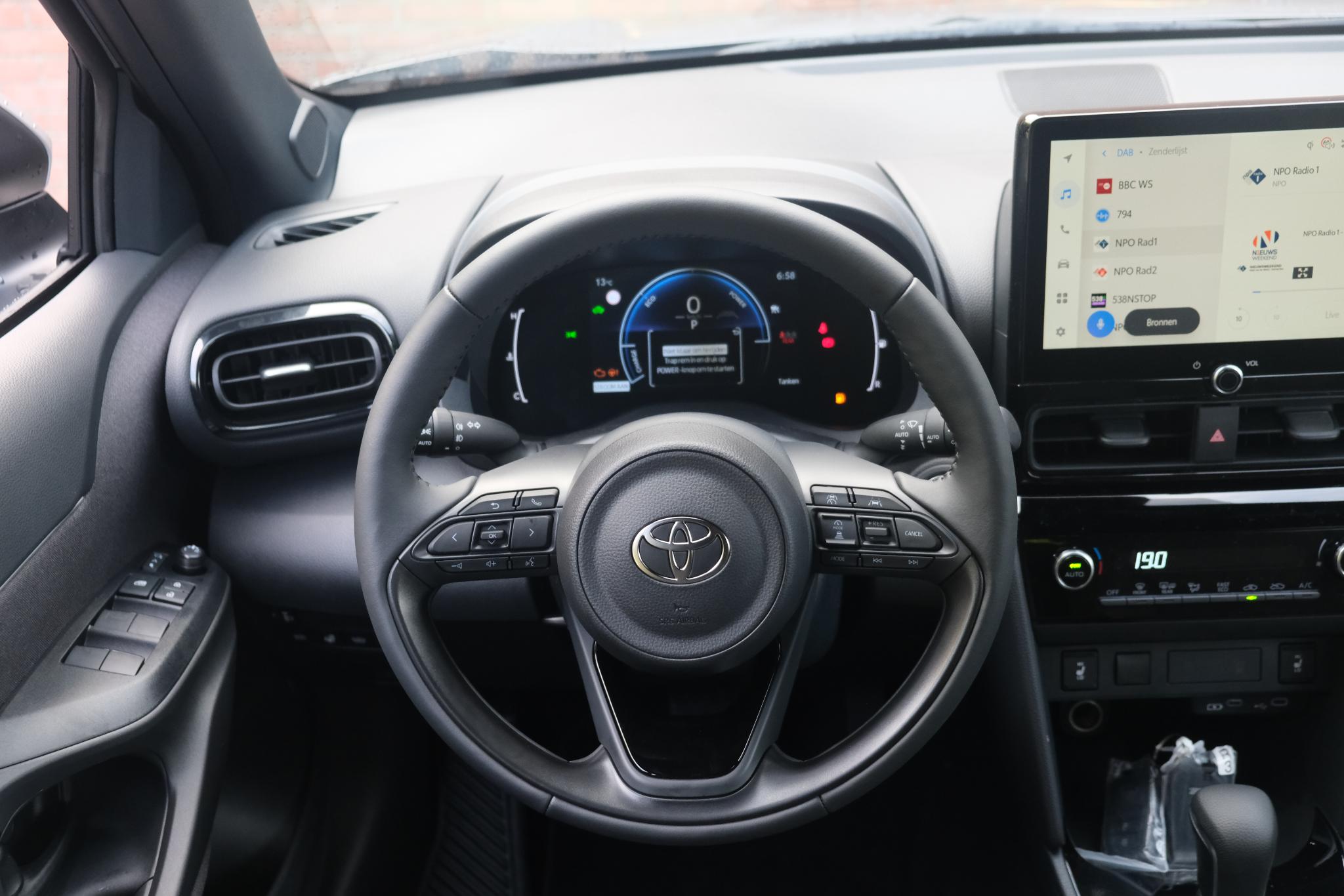 Toyota Yaris Cross 1.5 Hybrid 130pk CVT Teamplayer | App Connect | Climate | Adaptive Cruise | Full LED | Camera | Keyless | Blind Spot | Stoelverwarming afbeelding 9