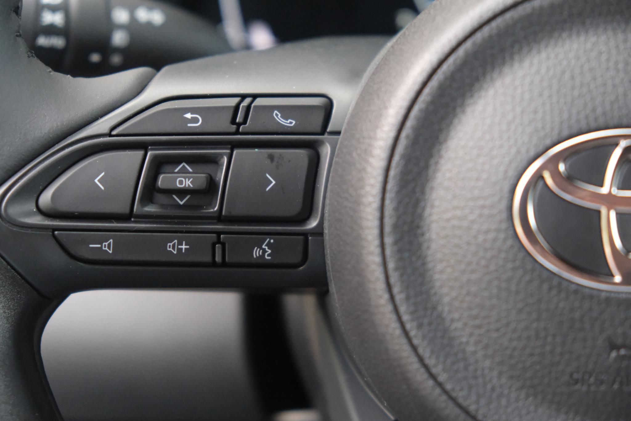 Toyota Yaris Cross 1.5 Hybrid 130pk CVT Teamplayer | App Connect | Climate | Adaptive Cruise | Full LED | Camera | Keyless | Blind Spot | Stoelverwarming afbeelding 12
