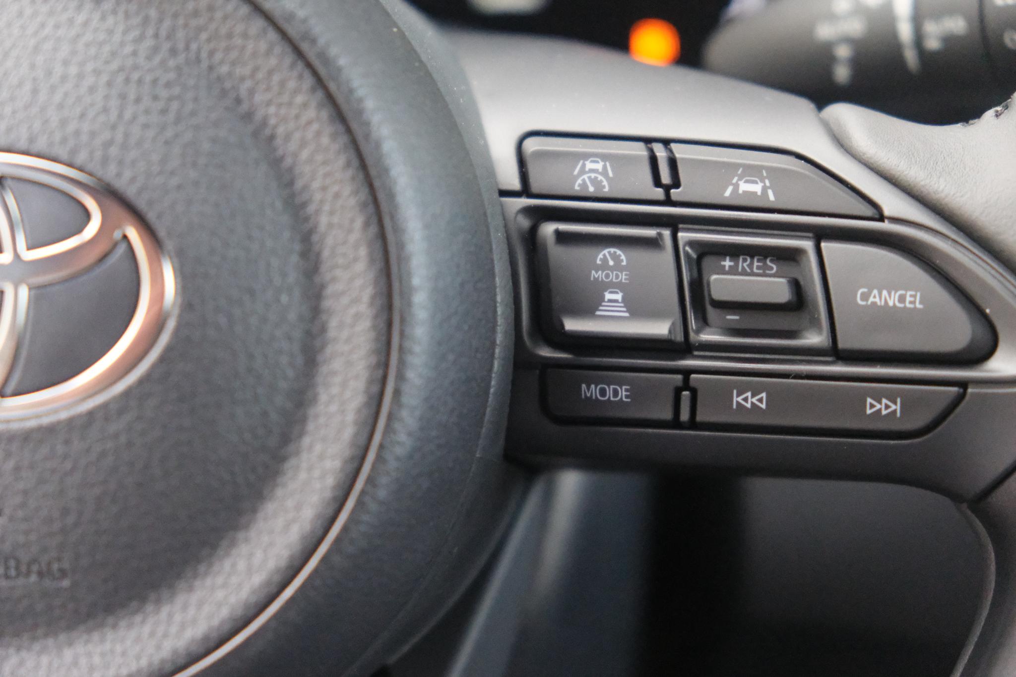 Toyota Yaris Cross 1.5 Hybrid 130pk CVT Teamplayer | App Connect | Climate | Adaptive Cruise | Full LED | Camera | Keyless | Blind Spot | Stoelverwarming afbeelding 13