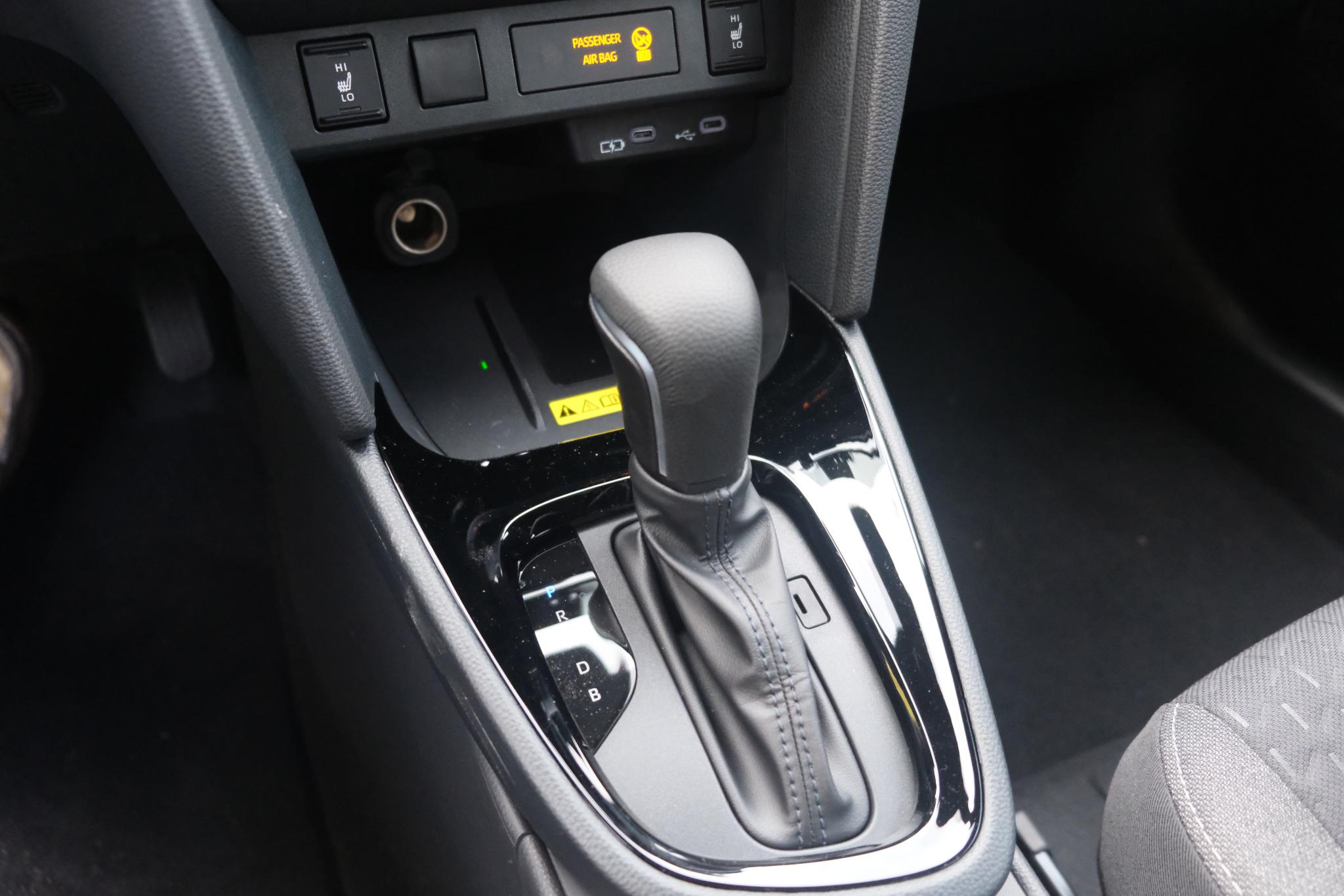 Toyota Yaris Cross 1.5 Hybrid 130pk CVT Teamplayer | App Connect | Climate | Adaptive Cruise | Full LED | Camera | Keyless | Blind Spot | Stoelverwarming afbeelding 20