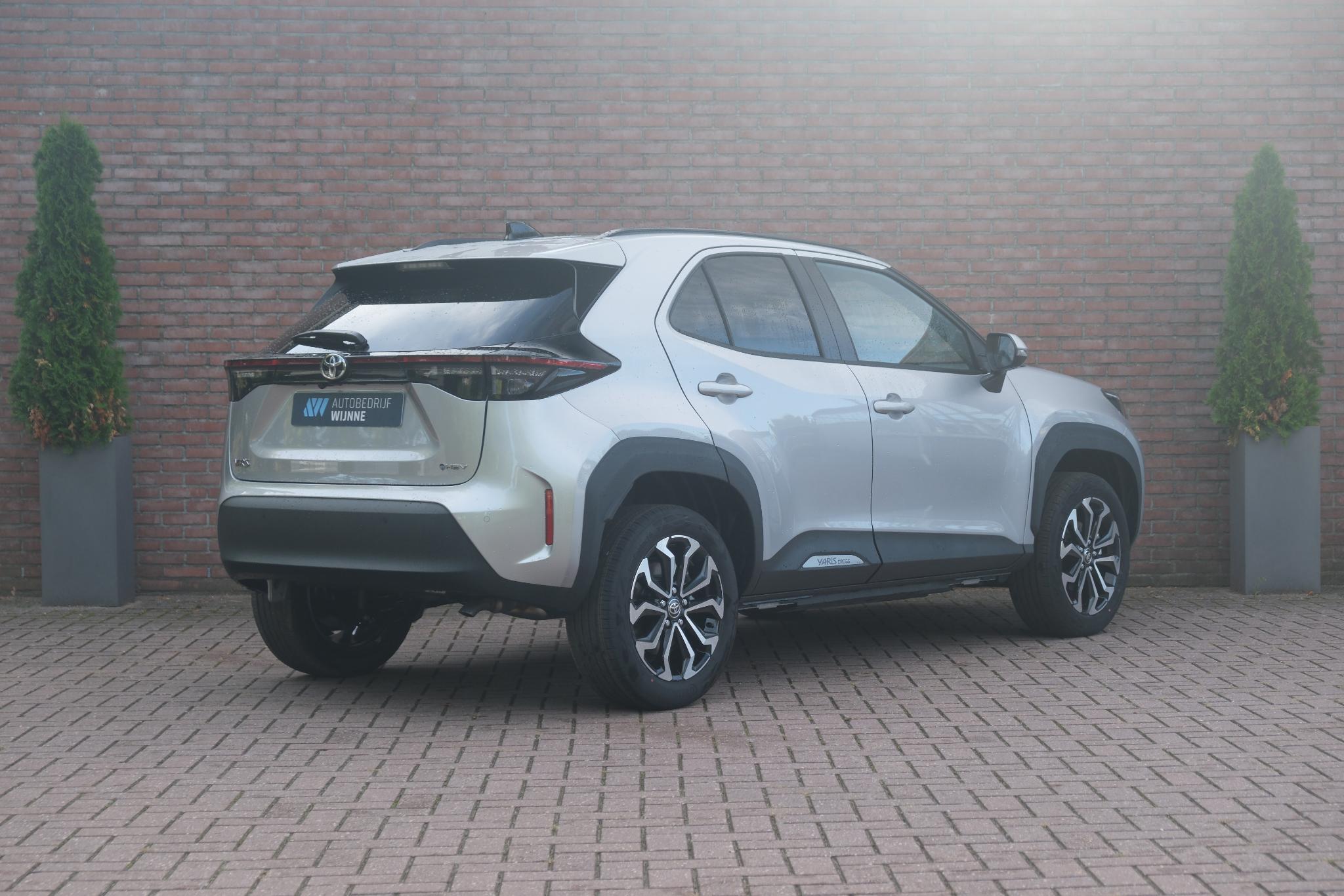 Toyota Yaris Cross 1.5 Hybrid 130pk CVT Teamplayer | App Connect | Climate | Adaptive Cruise | Full LED | Camera | Keyless | Blind Spot | Stoelverwarming afbeelding 27
