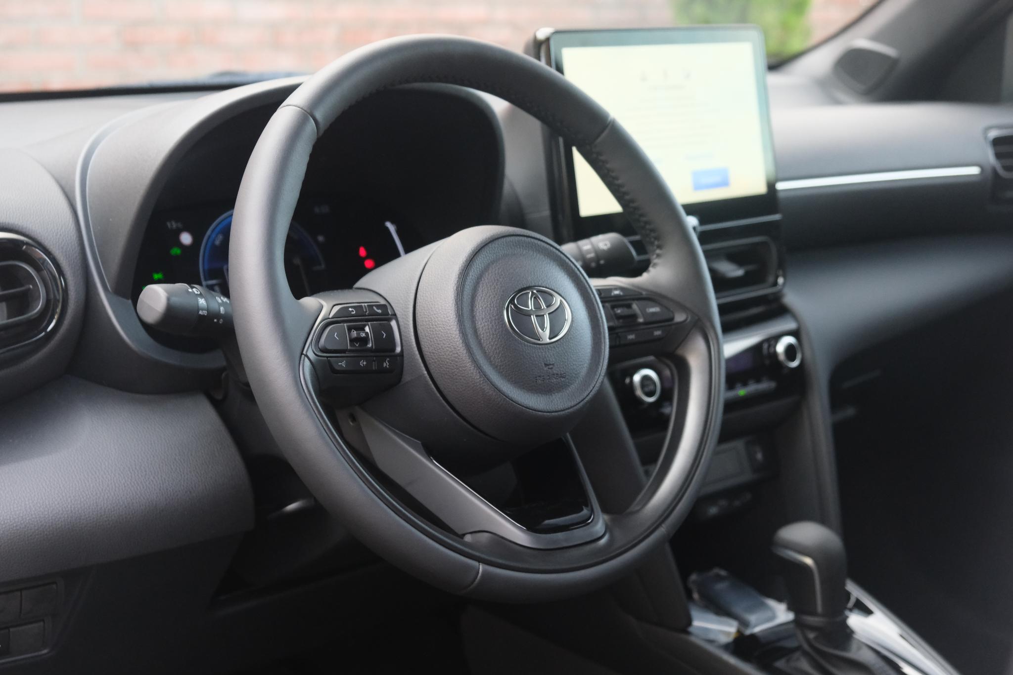 Toyota Yaris Cross 1.5 Hybrid 130pk CVT Teamplayer | App Connect | Climate | Adaptive Cruise | Full LED | Camera | Keyless | Blind Spot | Stoelverwarming afbeelding 7