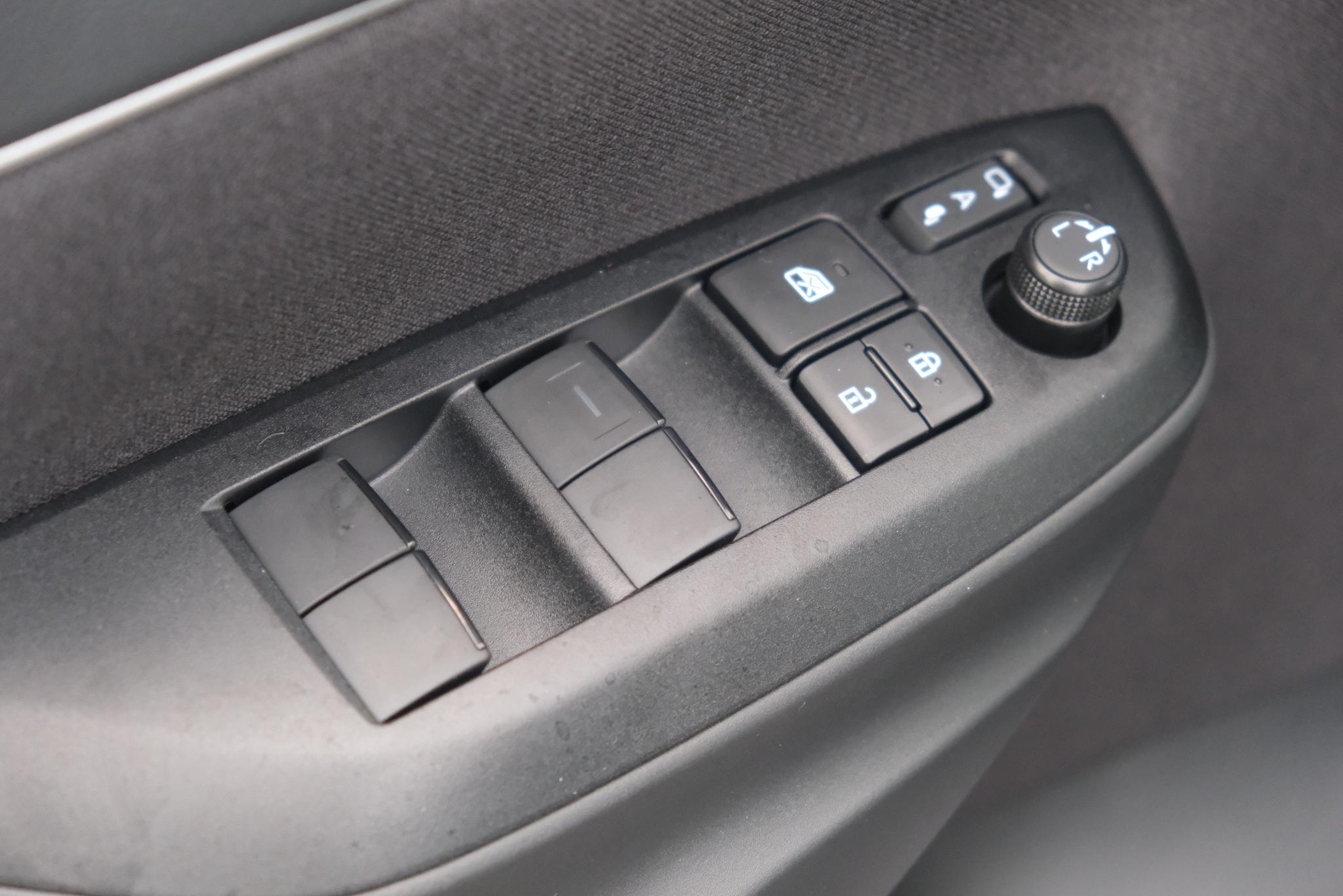 Toyota Yaris Cross 1.5 Hybrid 130pk CVT Teamplayer | App Connect | Climate | Adaptive Cruise | Full LED | Camera | Keyless | Blind Spot | Stoelverwarming afbeelding 22