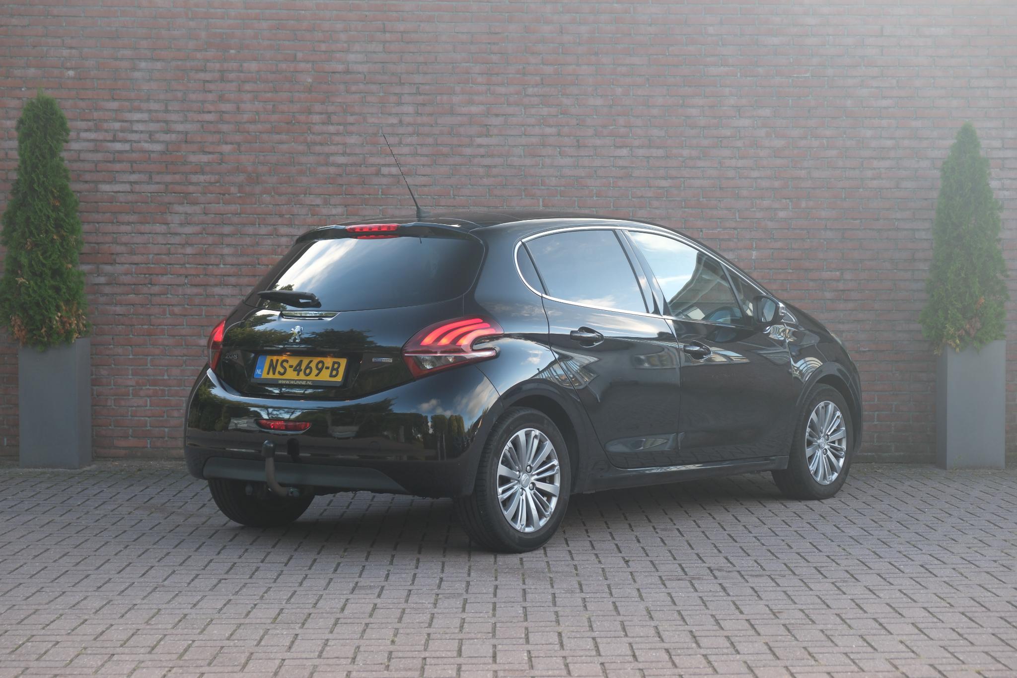 Peugeot 208 1.2 Turbo 110pk 5-drs Allure | Navi | App Connect | Climate | Cruise | Panoramadak | Camera | PDC afbeelding 29