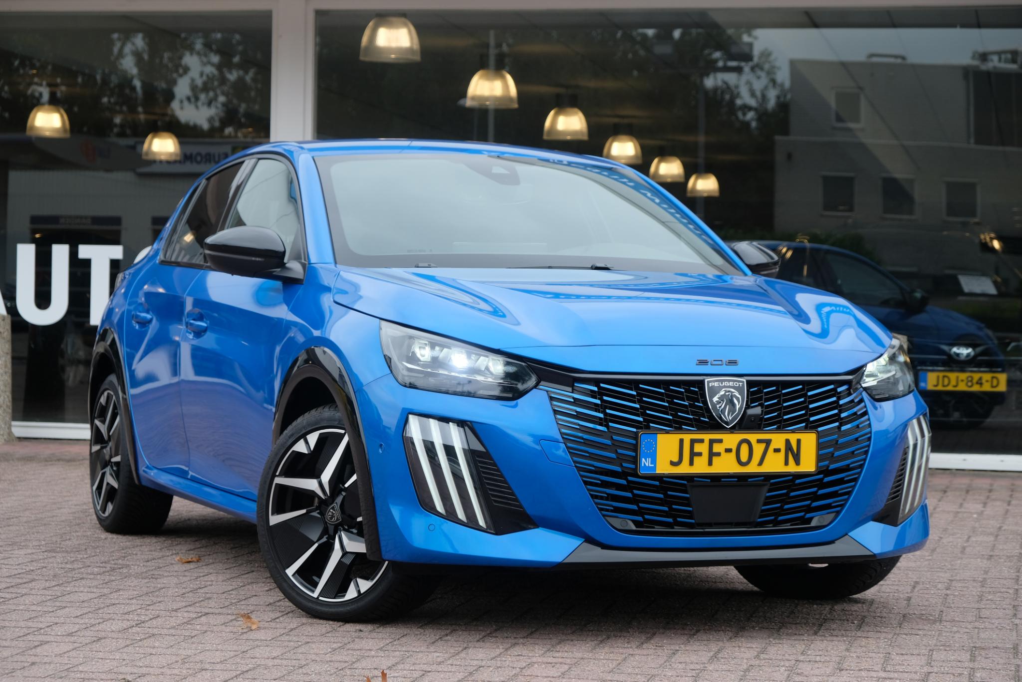 Peugeot 208 1.2 Hybrid 145pk e-DCS6 GT | Navi | App Connect | Climate | Adaptive Cruise | Keyless | Camera | Blind Spot | PDC afbeelding 27