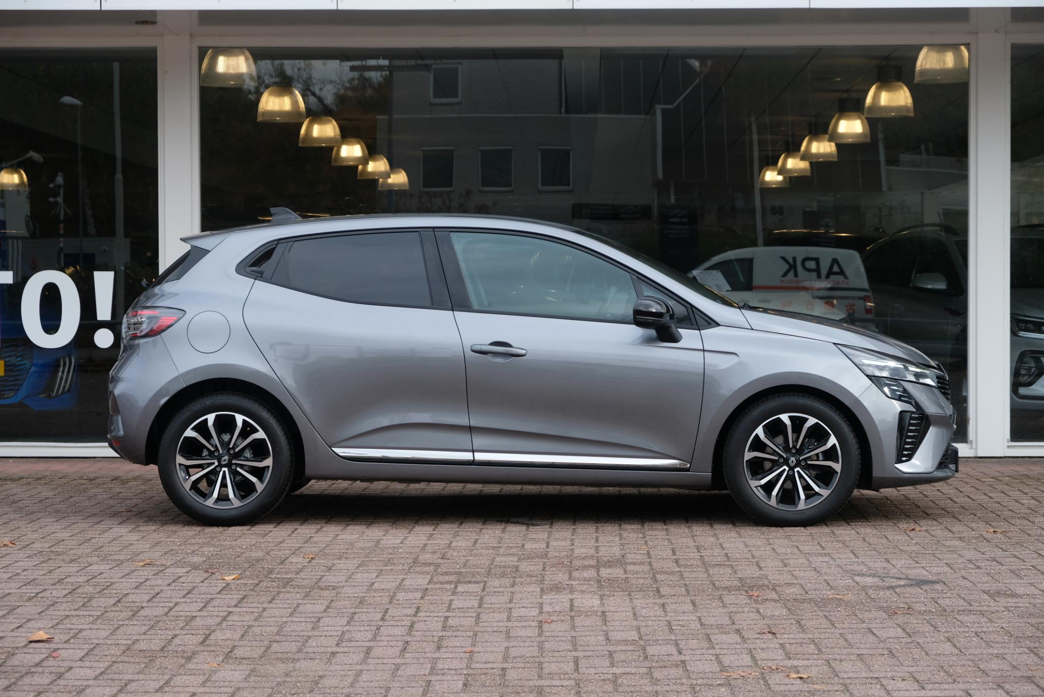 Renault Clio 1.0 TCe 90pk Techno | Navi | App Connect | Climate | Cruise | Camera | Keyless | PDC afbeelding 4