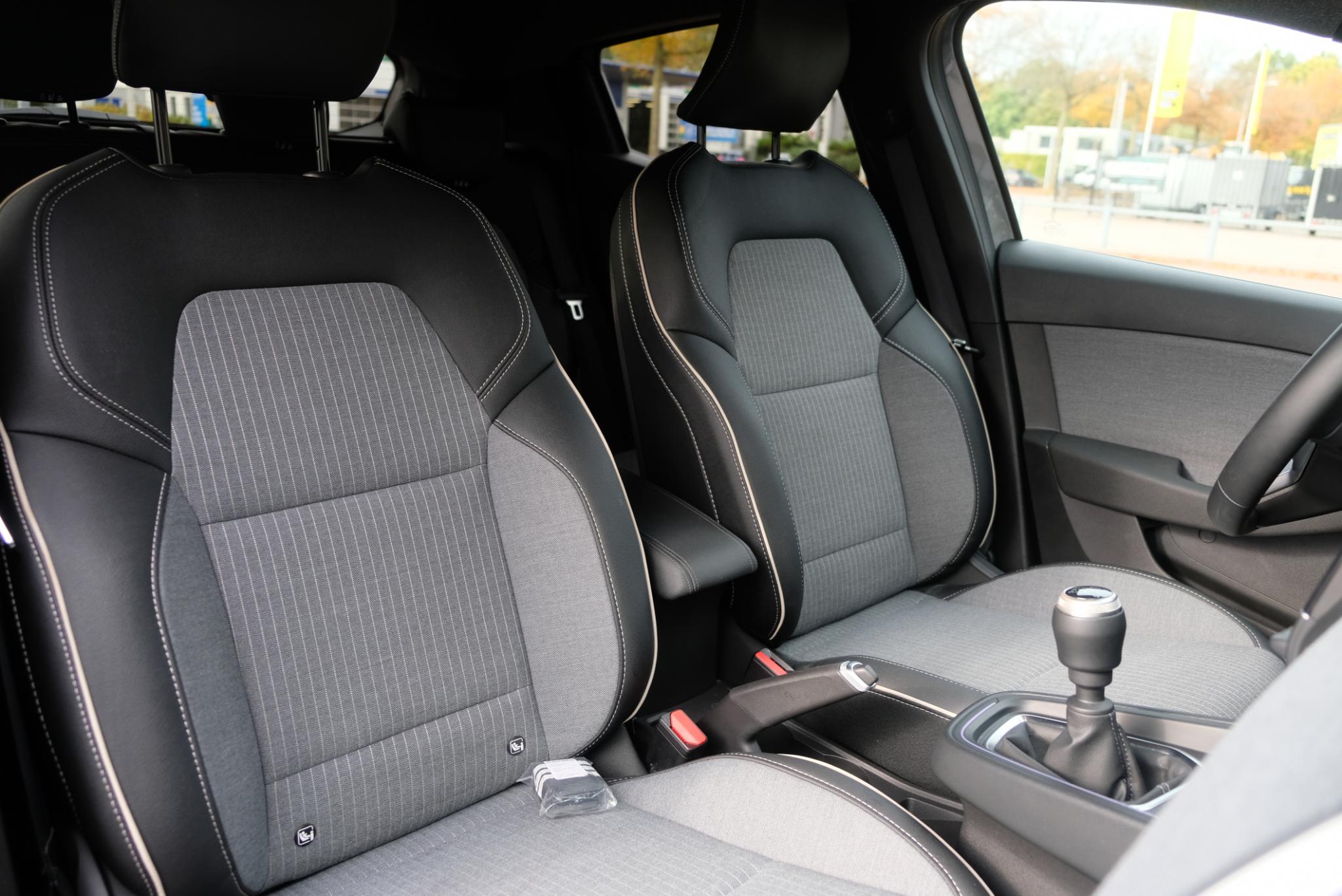 Renault Clio 1.0 TCe 90pk Techno | Navi | App Connect | Climate | Cruise | Camera | Keyless | PDC afbeelding 8