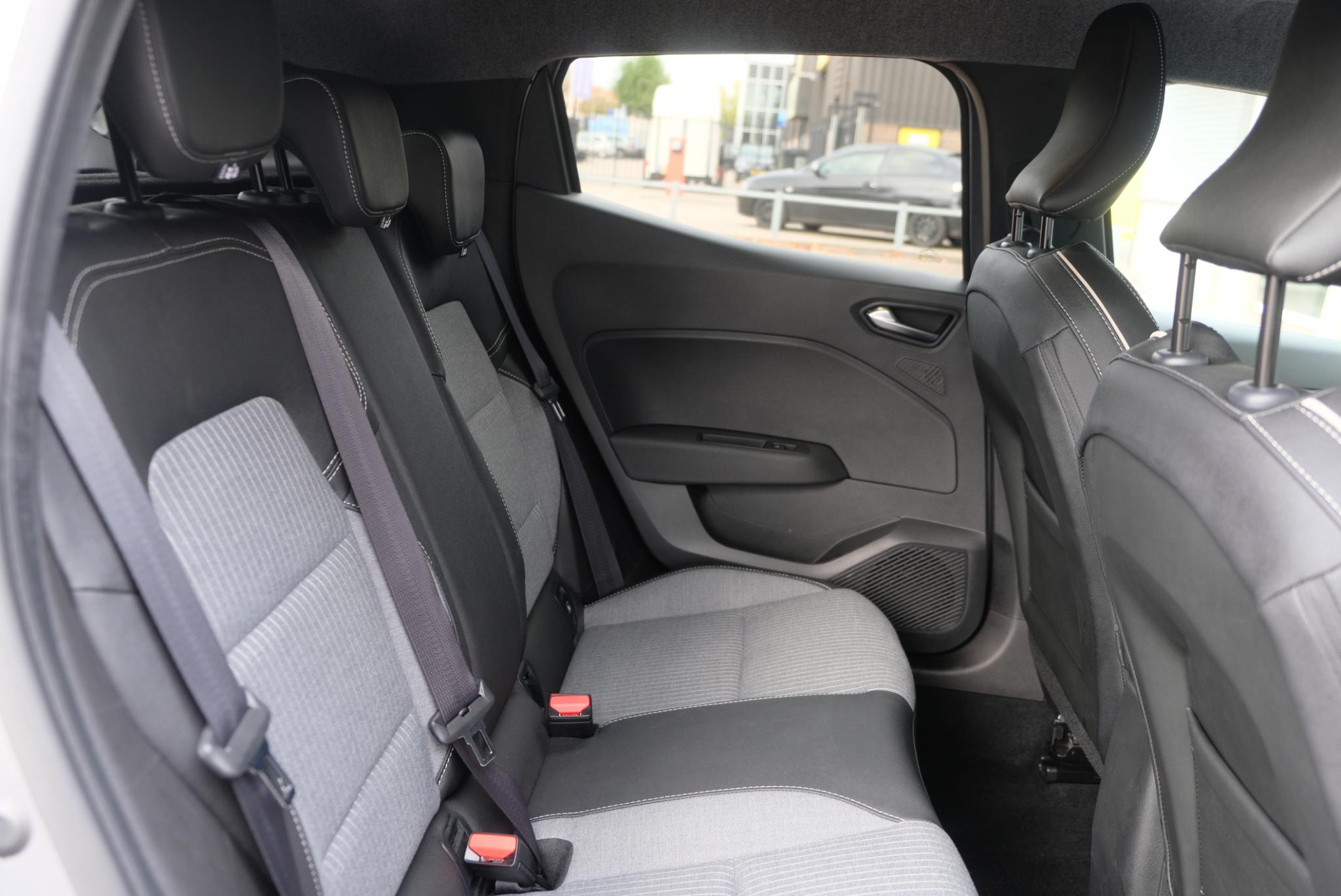 Renault Clio 1.0 TCe 90pk Techno | Navi | App Connect | Climate | Cruise | Camera | Keyless | PDC afbeelding 9