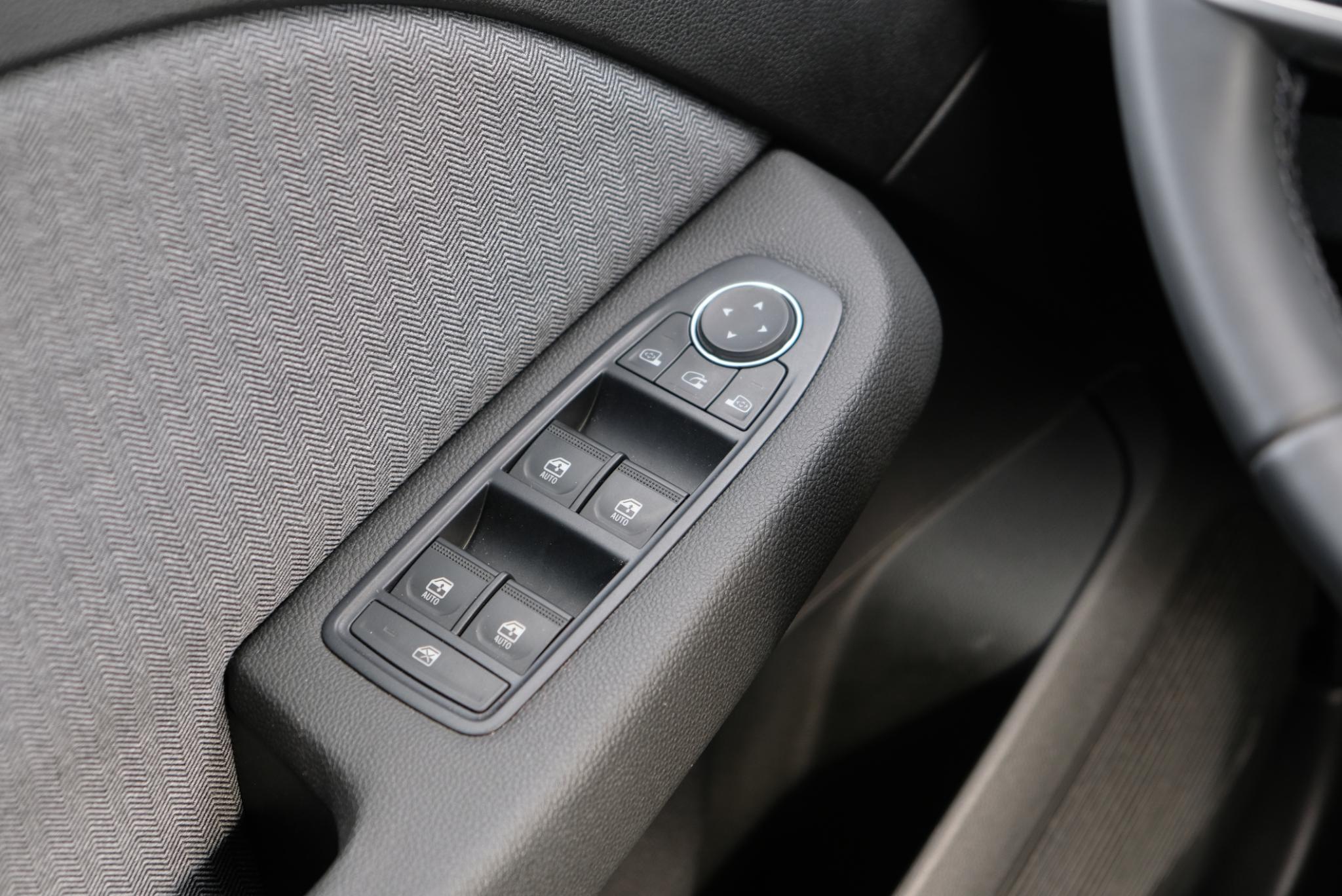 Renault Clio 1.0 TCe 90pk Techno | Navi | App Connect | Climate | Cruise | Camera | Keyless | PDC afbeelding 14