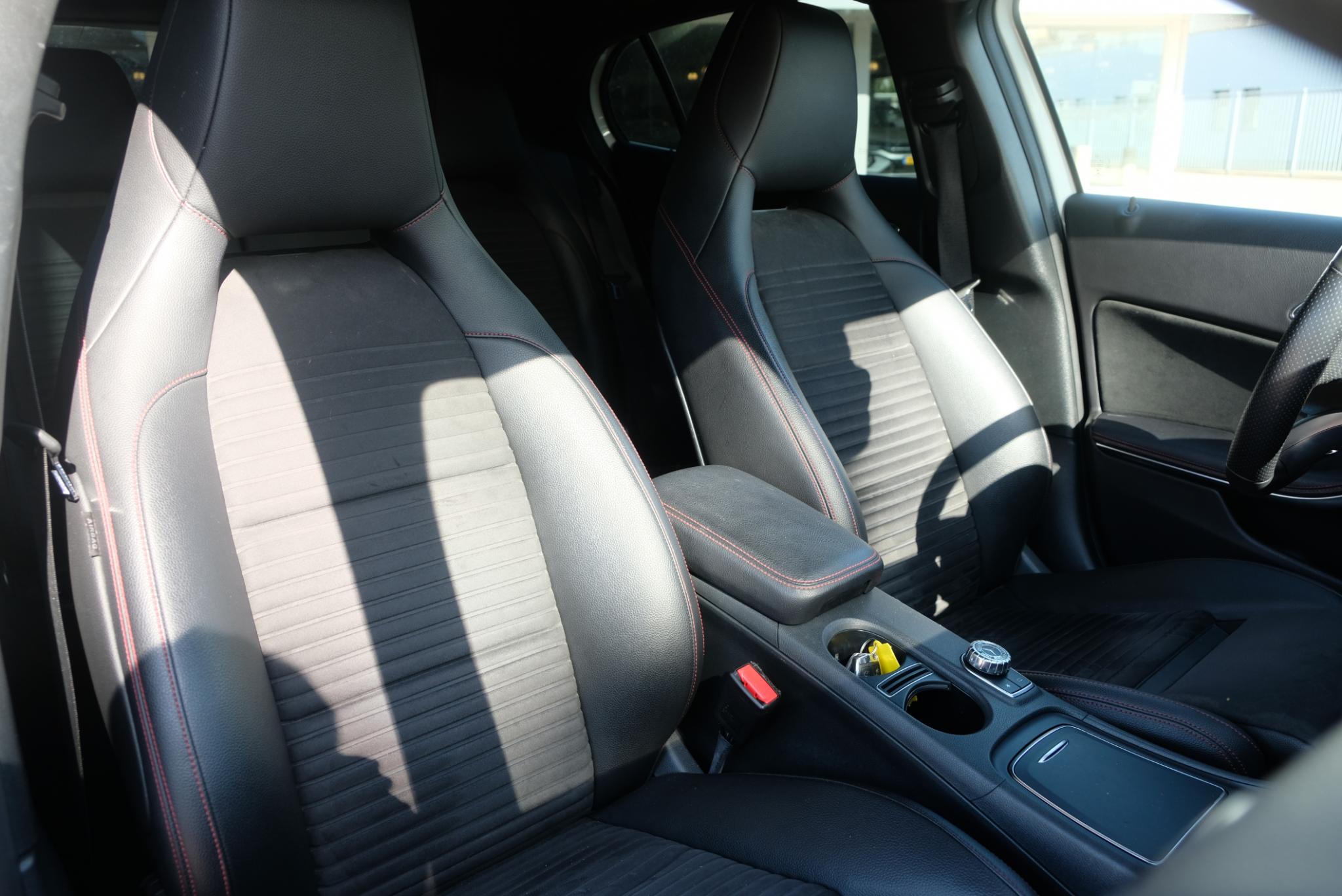 Mercedes-Benz GLA 180 122pk 7G-DCT Business Solution AMG | AMG Styling | Navi | Cruise | Panoramdak | Stoelverwarming | PDC afbeelding 22