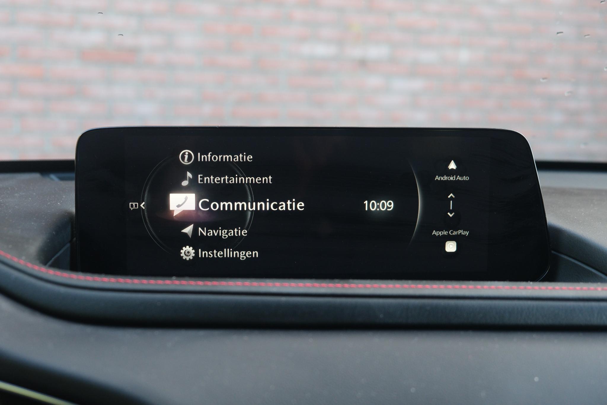 Mazda CX-30 2.5 e-SkyActiv-G M Hybrid 140pk Aut. Homura | Navi | App Connect | Climate | Adaptive Cruise | Head-Up Display | Camera | Keyless | Elektrische Achterklep afbeelding 15