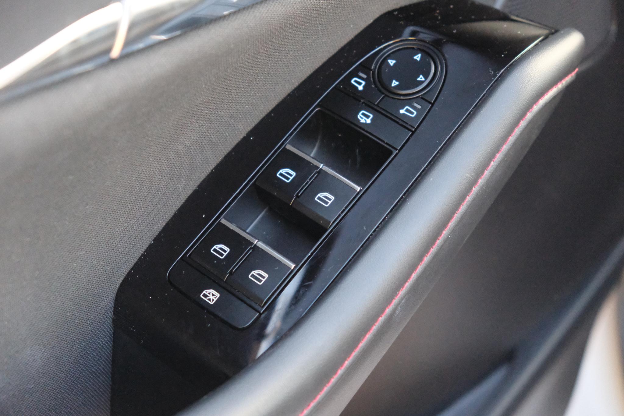 Mazda CX-30 2.5 e-SkyActiv-G M Hybrid 140pk Aut. Homura | Navi | App Connect | Climate | Adaptive Cruise | Head-Up Display | Camera | Keyless | Elektrische Achterklep afbeelding 22
