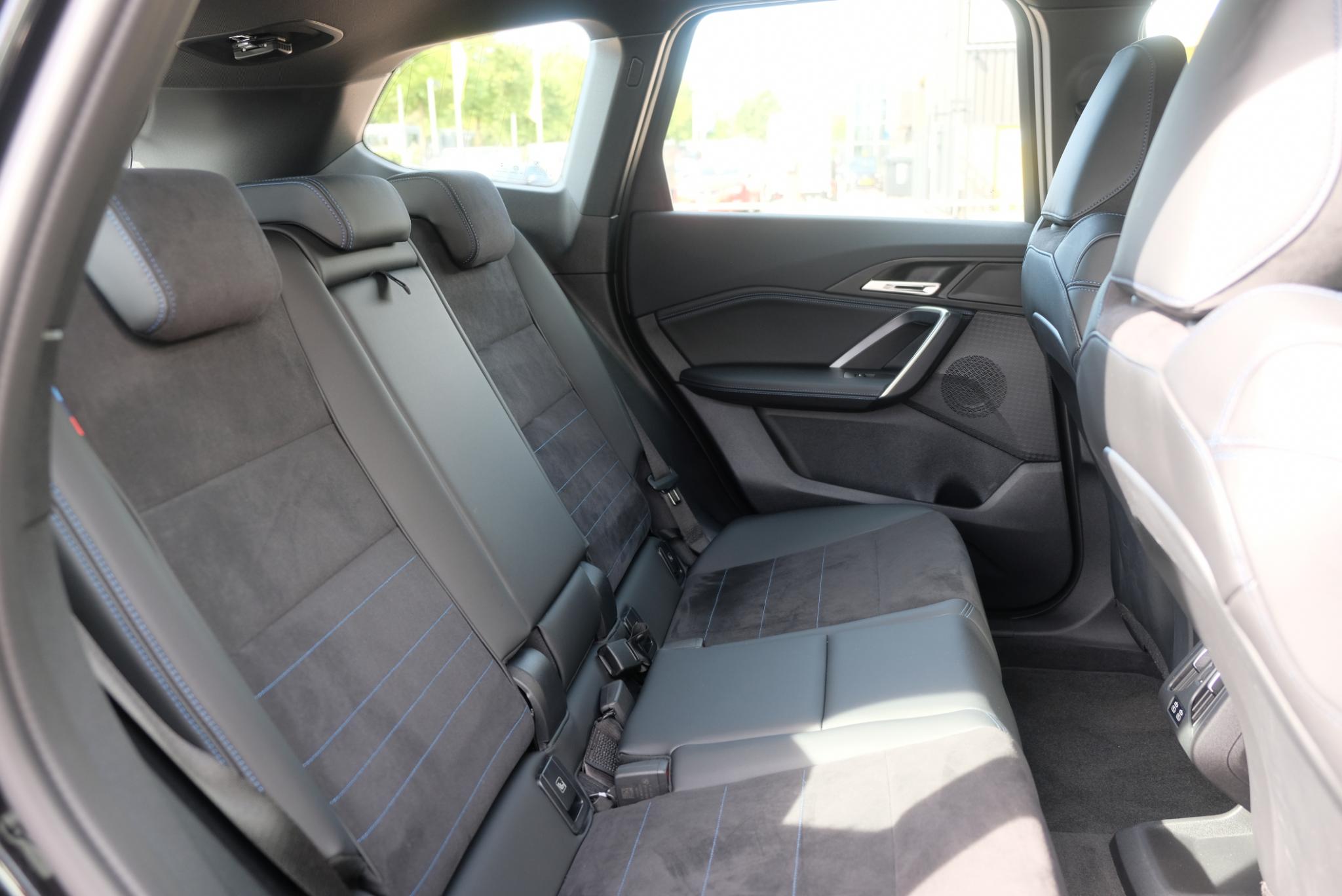 BMW X1 xDrive25e 245pk Aut. M Sport | Navi | Climate | Keyless | Camera | Alcatara | Elektrische Achterklep | Stoelverwarming | PDC afbeelding 10