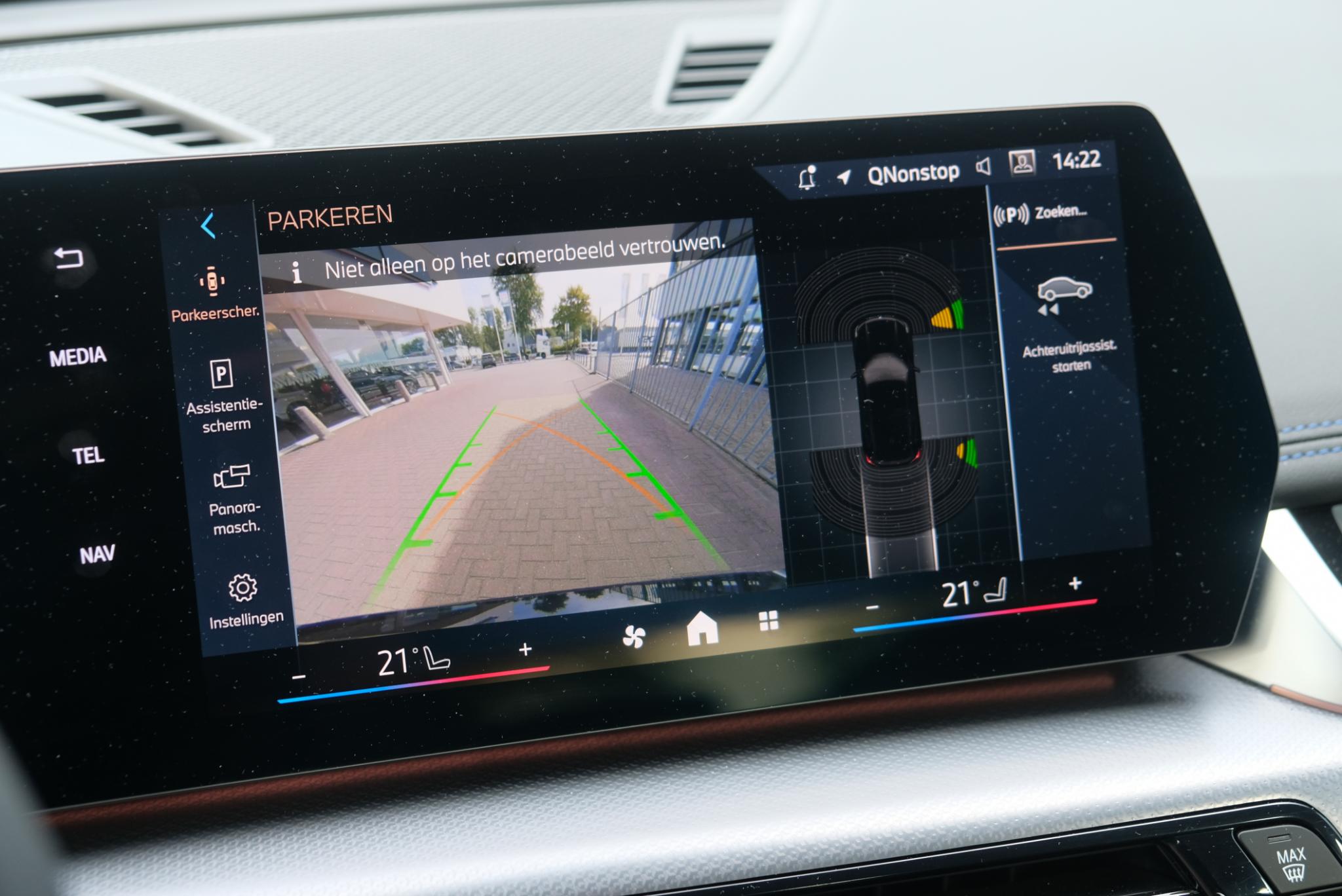 BMW X1 xDrive25e 245pk Aut. M Sport | Navi | Climate | Keyless | Camera | Alcatara | Elektrische Achterklep | Stoelverwarming | PDC afbeelding 12