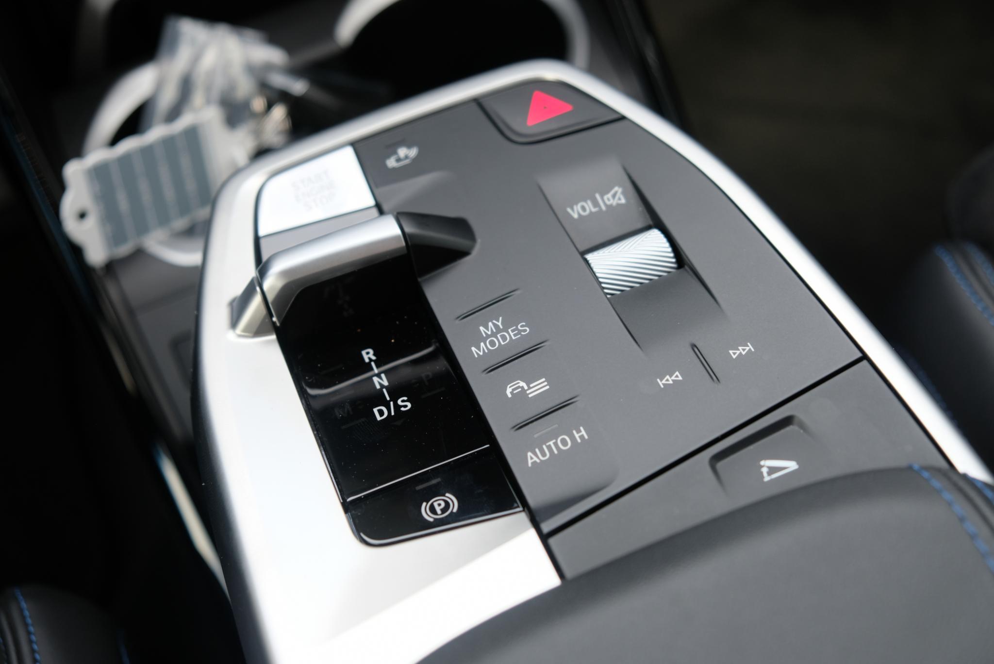 BMW X1 xDrive25e 245pk Aut. M Sport | Navi | Climate | Keyless | Camera | Alcatara | Elektrische Achterklep | Stoelverwarming | PDC afbeelding 13