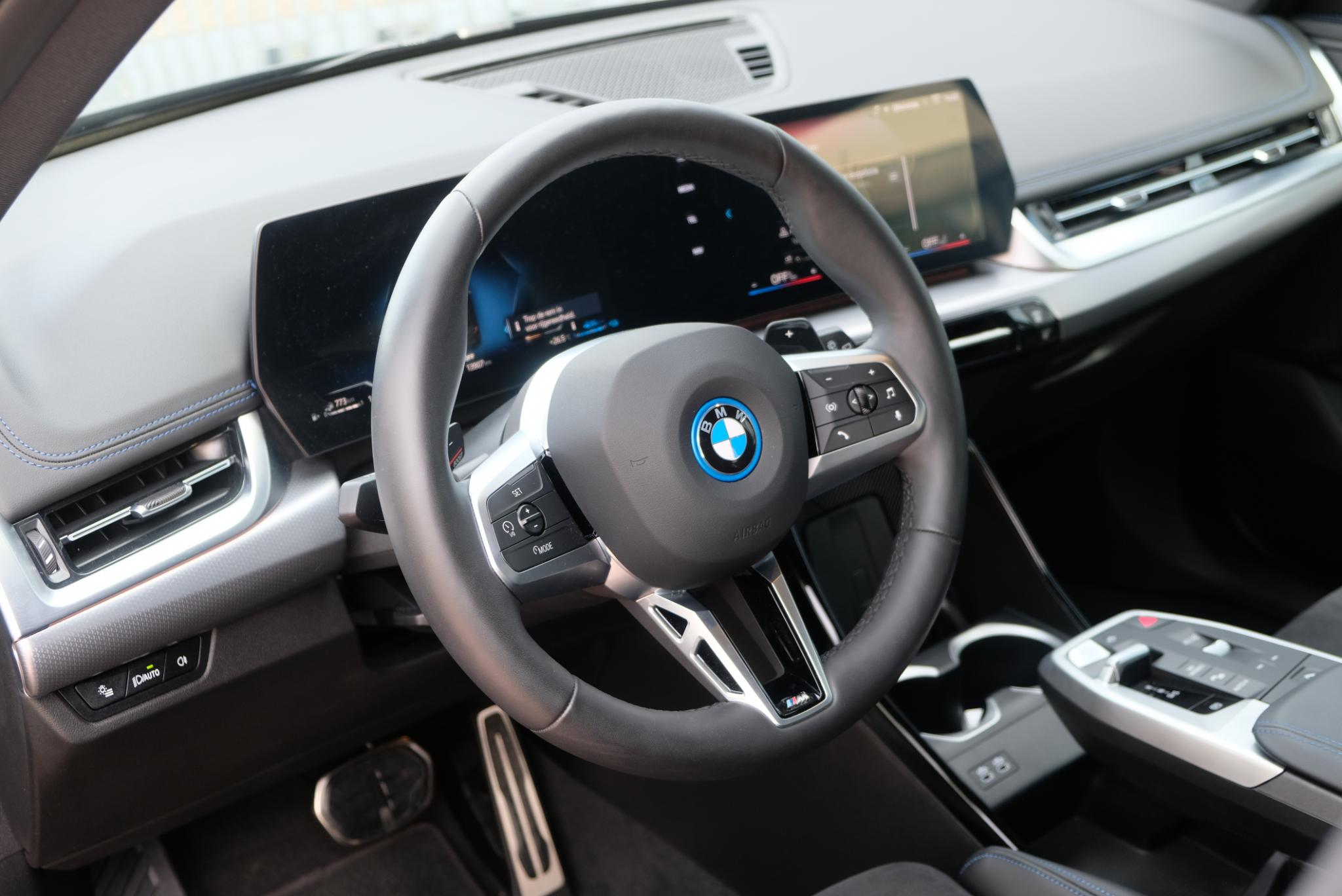 BMW X1 xDrive25e 245pk Aut. M Sport | Navi | Climate | Keyless | Camera | Alcatara | Elektrische Achterklep | Stoelverwarming | PDC afbeelding 19