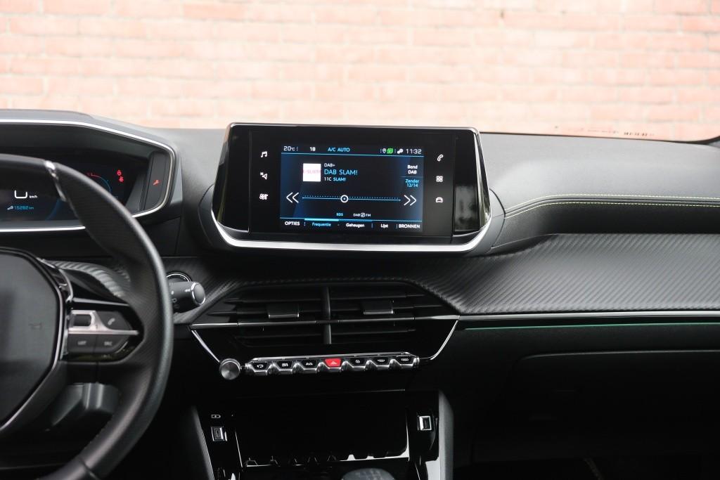 Peugeot 208 1.2 PureTech 100pk GT | Navi | Climate | Adaptive Cruise | Camera | Keyless | PDC afbeelding 13