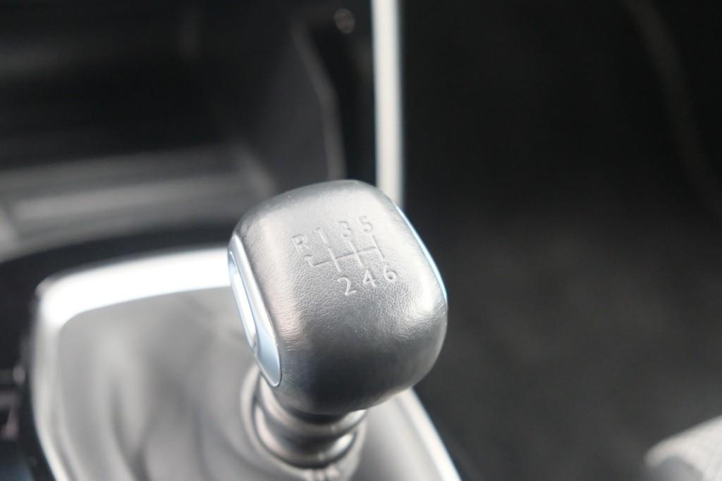 Peugeot 208 1.2 PureTech 100pk GT | Navi | Climate | Adaptive Cruise | Camera | Keyless | PDC afbeelding 20