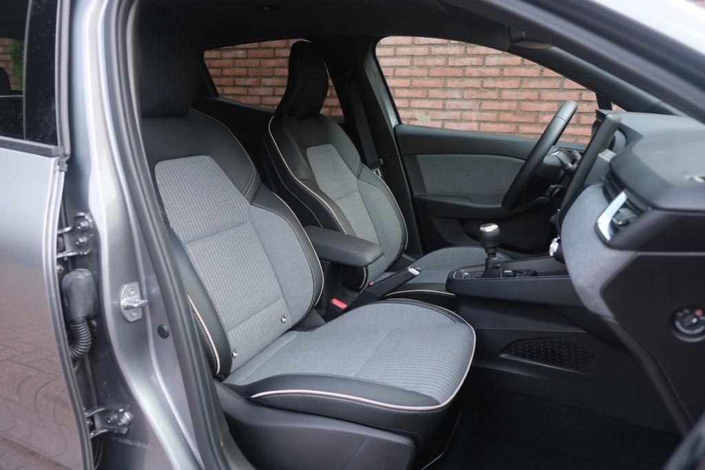 Renault Clio 1.0 TCe 90pk Techno | Navi | App Connect | Climate | Cruise | Camera | Keyless | PDC afbeelding 6