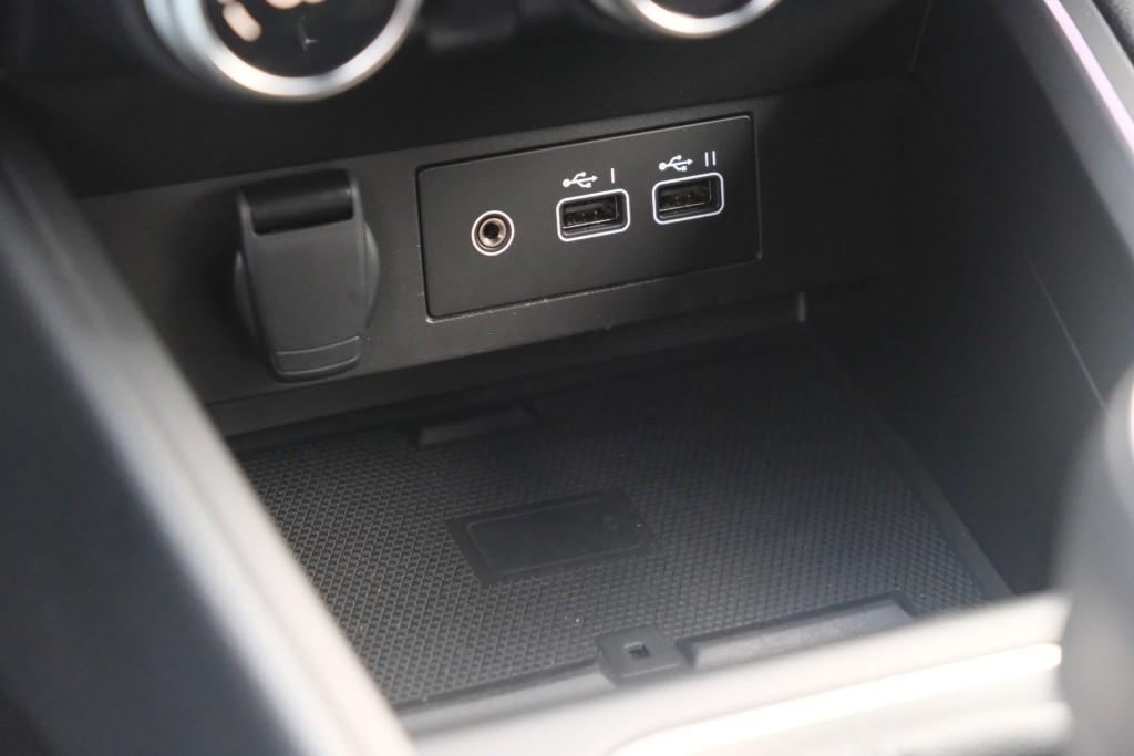 Renault Clio 1.0 TCe 90pk Techno | Navi | App Connect | Climate | Cruise | Camera | Keyless | PDC afbeelding 22