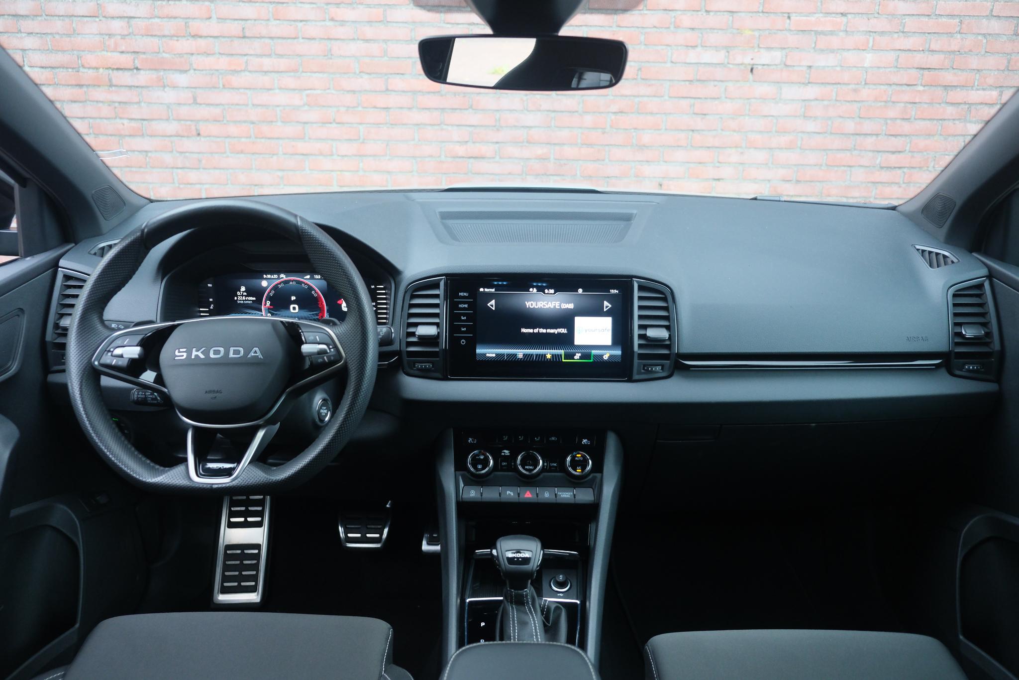 Skoda Karoq 1.5 TSi 150pk DSG Sportline | Navi | App Connect | Climate | Adaptive Cruise | Camera | Matrix LED | Elektrische Achterklep | Trekhaak afbeelding 7