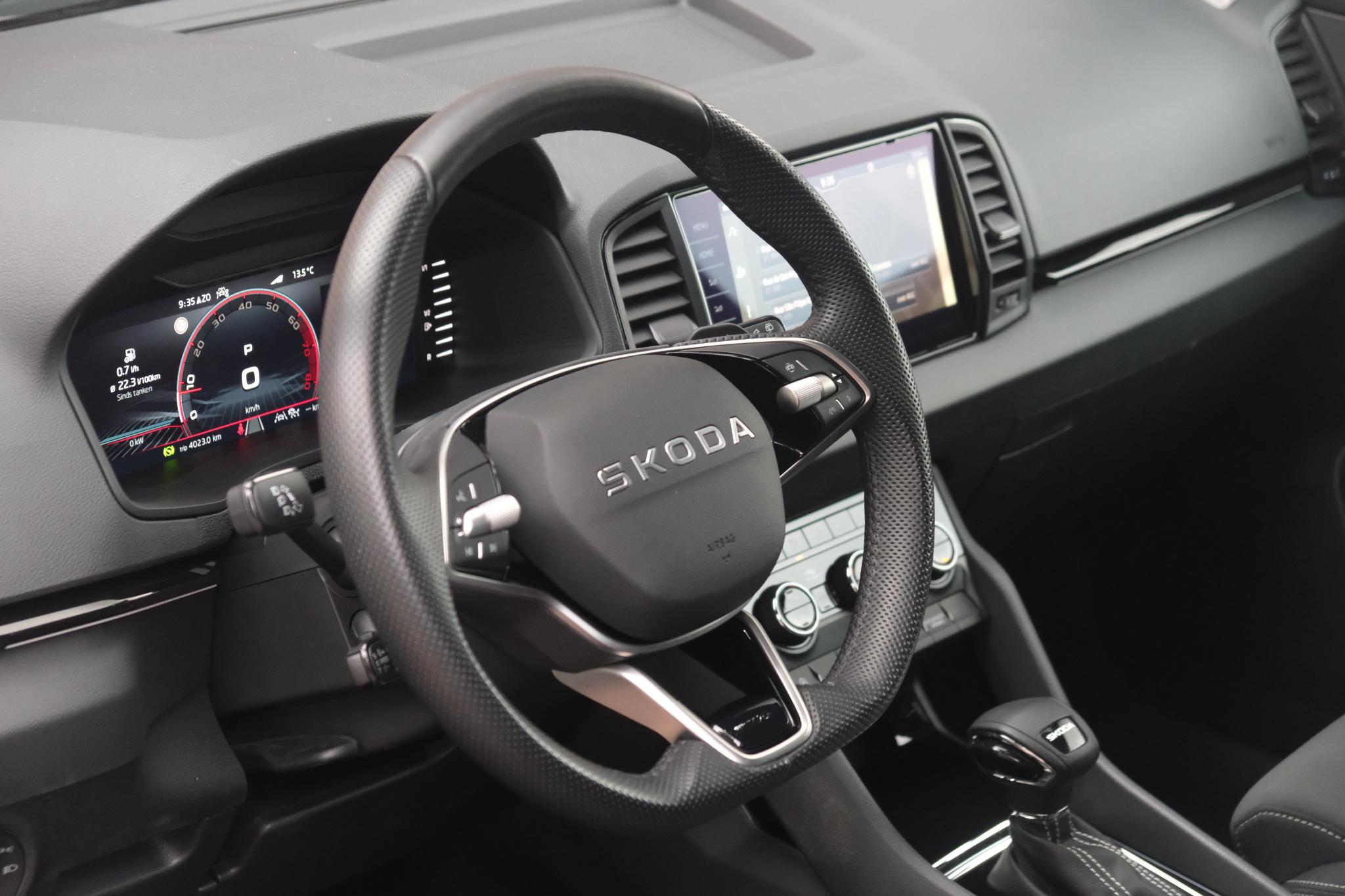 Skoda Karoq 1.5 TSi 150pk DSG Sportline | Navi | App Connect | Climate | Adaptive Cruise | Camera | Matrix LED | Elektrische Achterklep | Trekhaak afbeelding 8