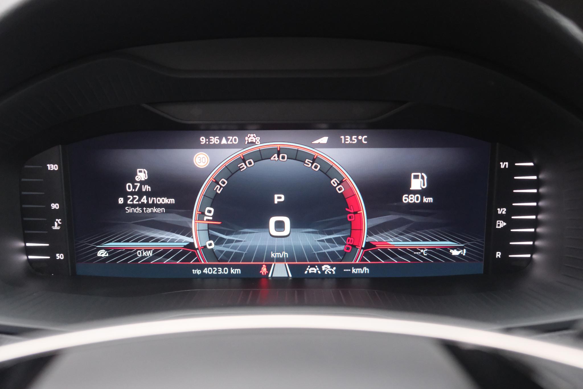 Skoda Karoq 1.5 TSi 150pk DSG Sportline | Navi | App Connect | Climate | Adaptive Cruise | Camera | Matrix LED | Elektrische Achterklep | Trekhaak afbeelding 12