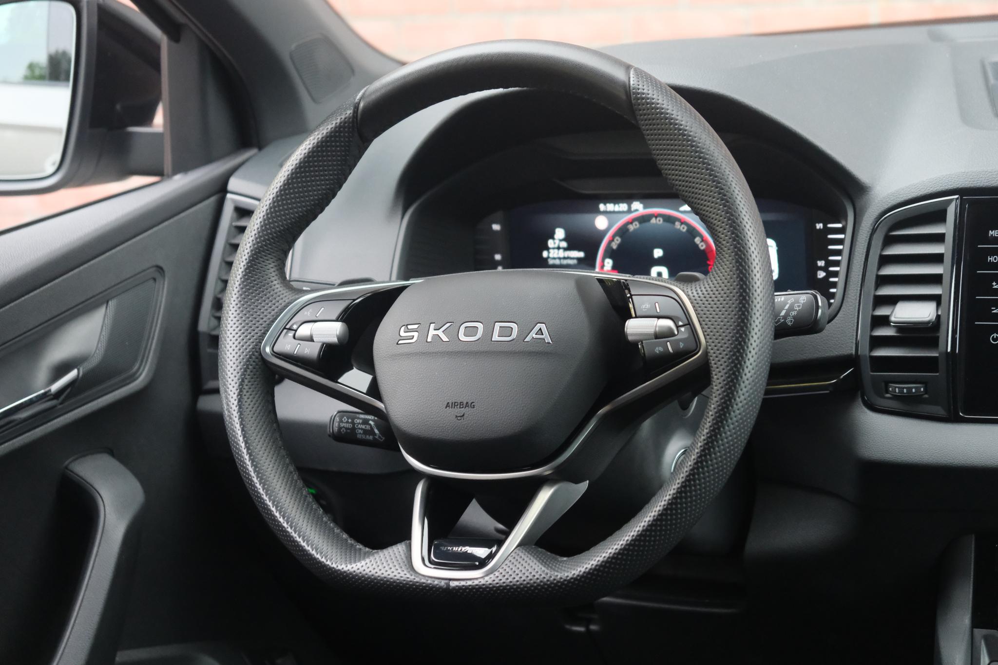 Skoda Karoq 1.5 TSi 150pk DSG Sportline | Navi | App Connect | Climate | Adaptive Cruise | Camera | Matrix LED | Elektrische Achterklep | Trekhaak afbeelding 13