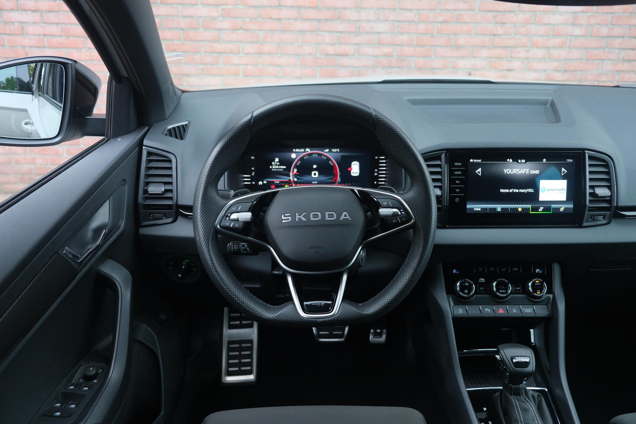 Skoda Karoq 1.5 TSi 150pk DSG Sportline | Navi | App Connect | Climate | Adaptive Cruise | Camera | Matrix LED | Elektrische Achterklep | Trekhaak afbeelding 15