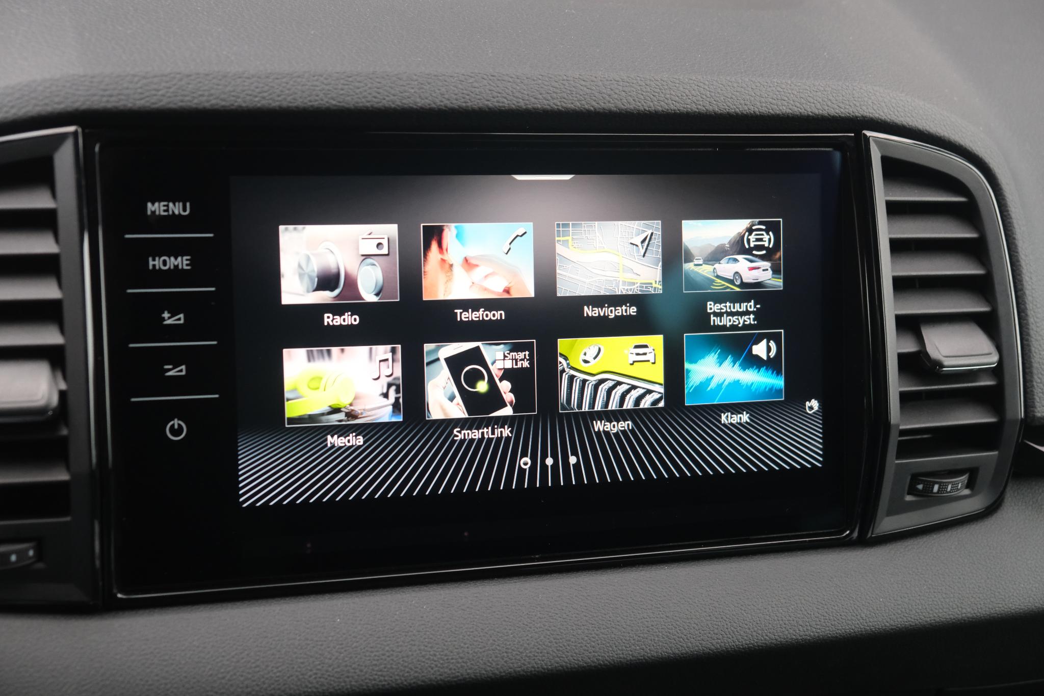 Skoda Karoq 1.5 TSi 150pk DSG Sportline | Navi | App Connect | Climate | Adaptive Cruise | Camera | Matrix LED | Elektrische Achterklep | Trekhaak afbeelding 17