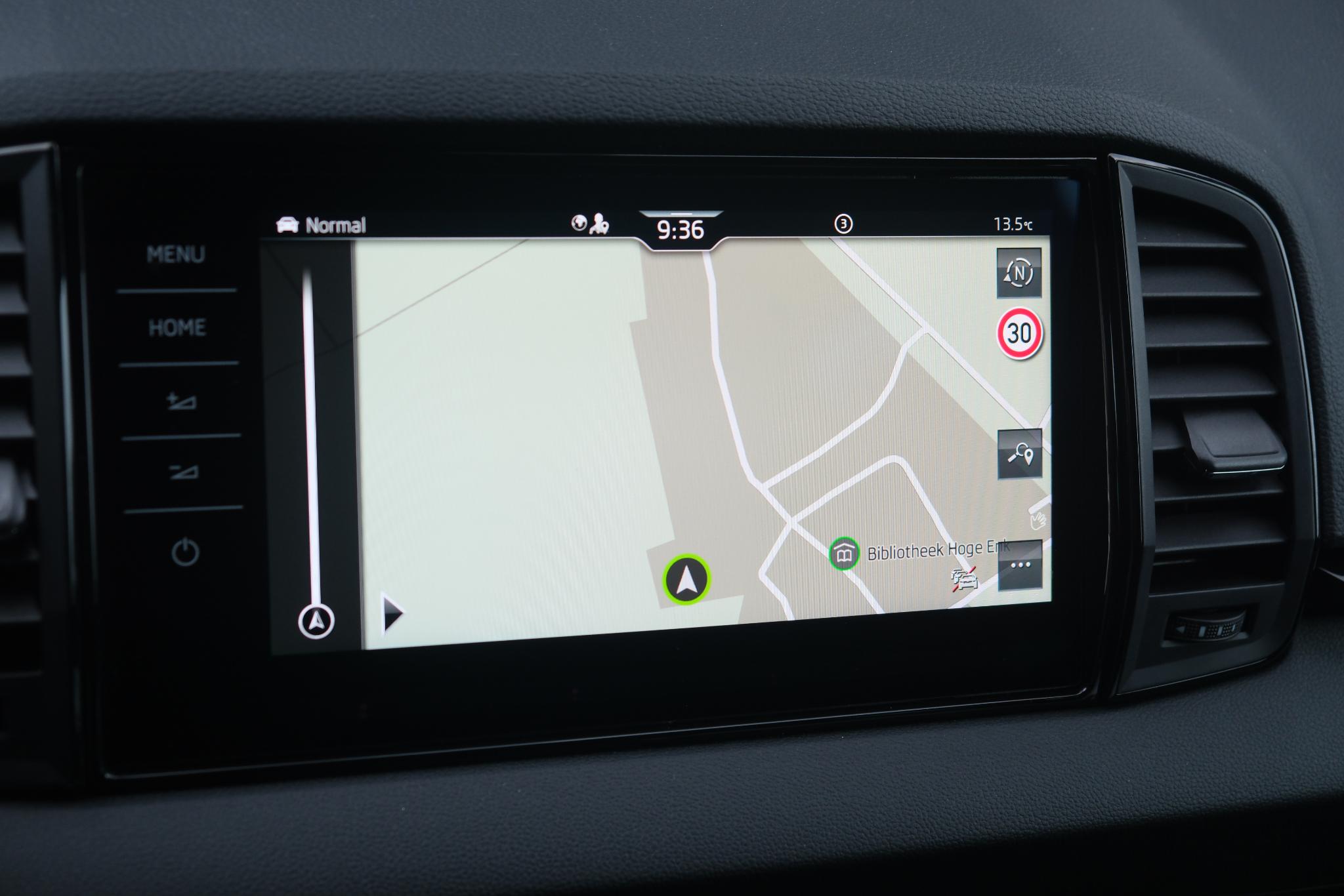 Skoda Karoq 1.5 TSi 150pk DSG Sportline | Navi | App Connect | Climate | Adaptive Cruise | Camera | Matrix LED | Elektrische Achterklep | Trekhaak afbeelding 18