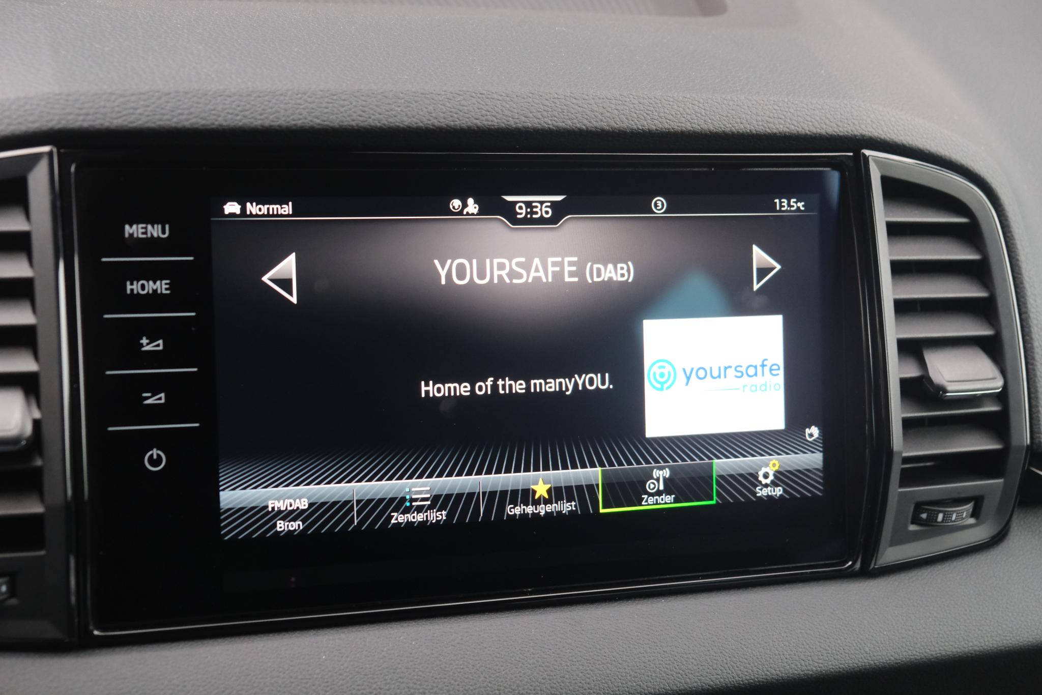 Skoda Karoq 1.5 TSi 150pk DSG Sportline | Navi | App Connect | Climate | Adaptive Cruise | Camera | Matrix LED | Elektrische Achterklep | Trekhaak afbeelding 20