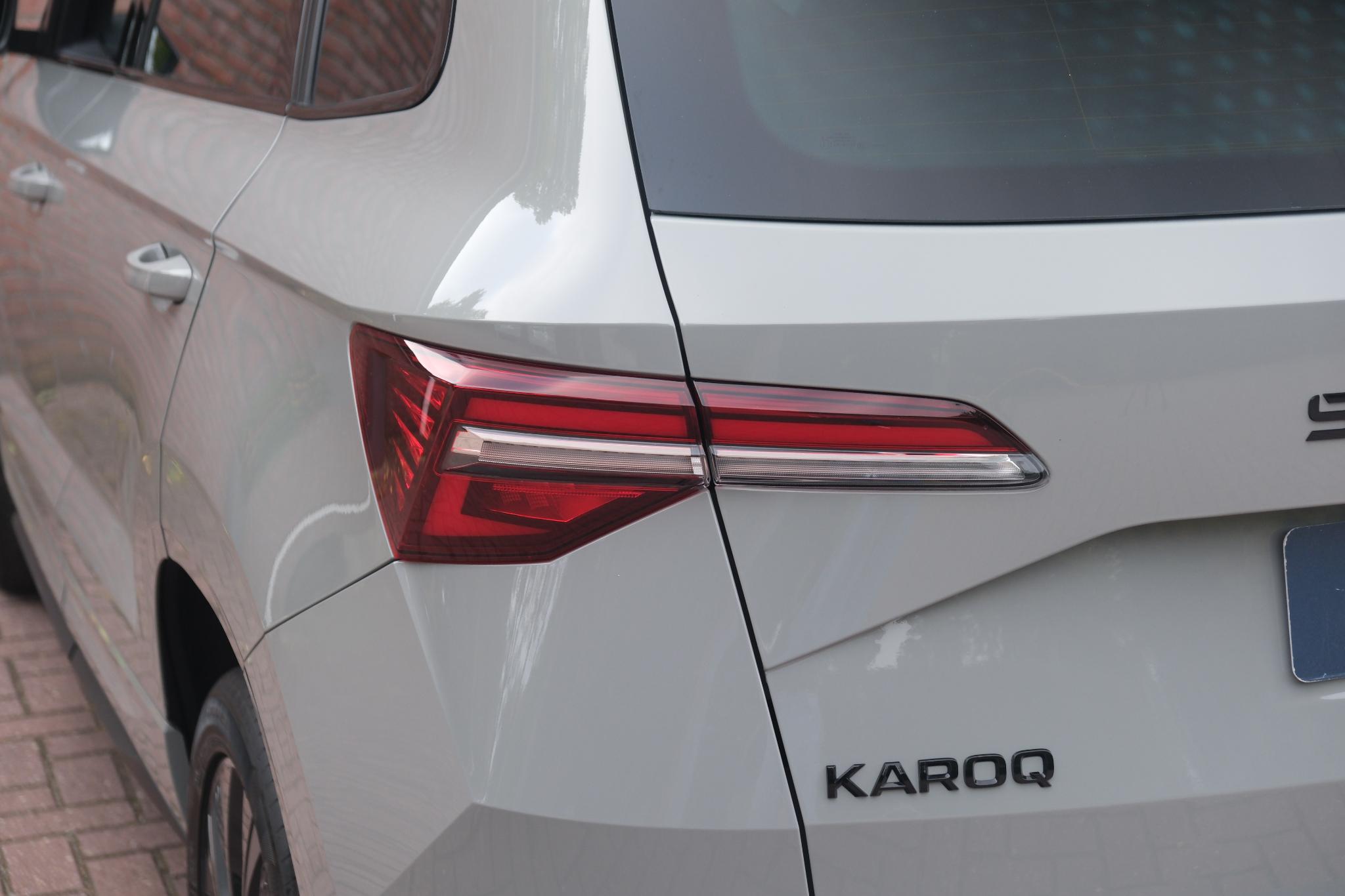 Skoda Karoq 1.5 TSi 150pk DSG Sportline | Navi | App Connect | Climate | Adaptive Cruise | Camera | Matrix LED | Elektrische Achterklep | Trekhaak afbeelding 30