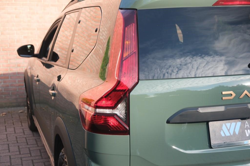 Dacia Jogger 1.6 Hybrid 140pk Aut. Extreme 7p. | Navi | App Connect | Climate | Cruise | Camera | Keyless | Blind Spot | PDC afbeelding 28