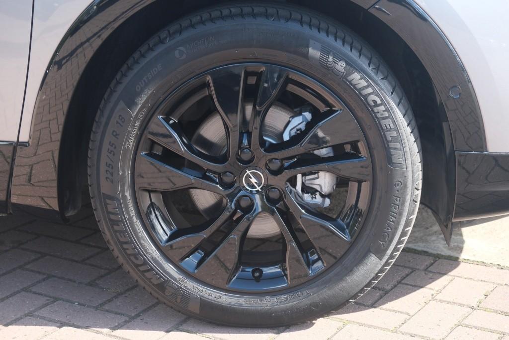 Opel Grandland 1.2 Turbo 130pk GS | Navi | App Connect | Climate | Cruise | Camera | Blind Spot | Winter Pakket afbeelding 23