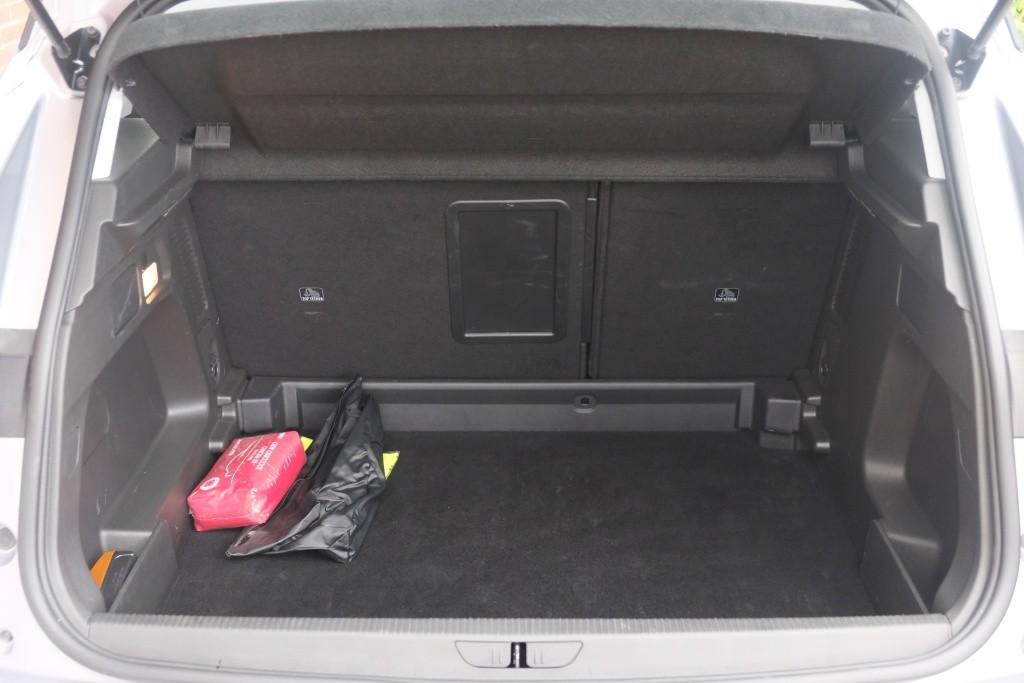 Opel Grandland 1.2 Turbo 130pk GS | Navi | App Connect | Climate | Cruise | Camera | Blind Spot | Winter Pakket afbeelding 26