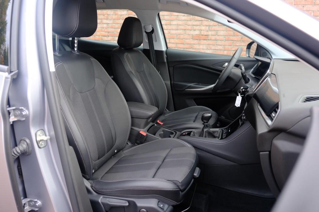 Opel Grandland 1.2 Turbo 130pk GS | Navi | App Connect | Climate | Cruise | Camera | Blind Spot | Winter Pakket afbeelding 6