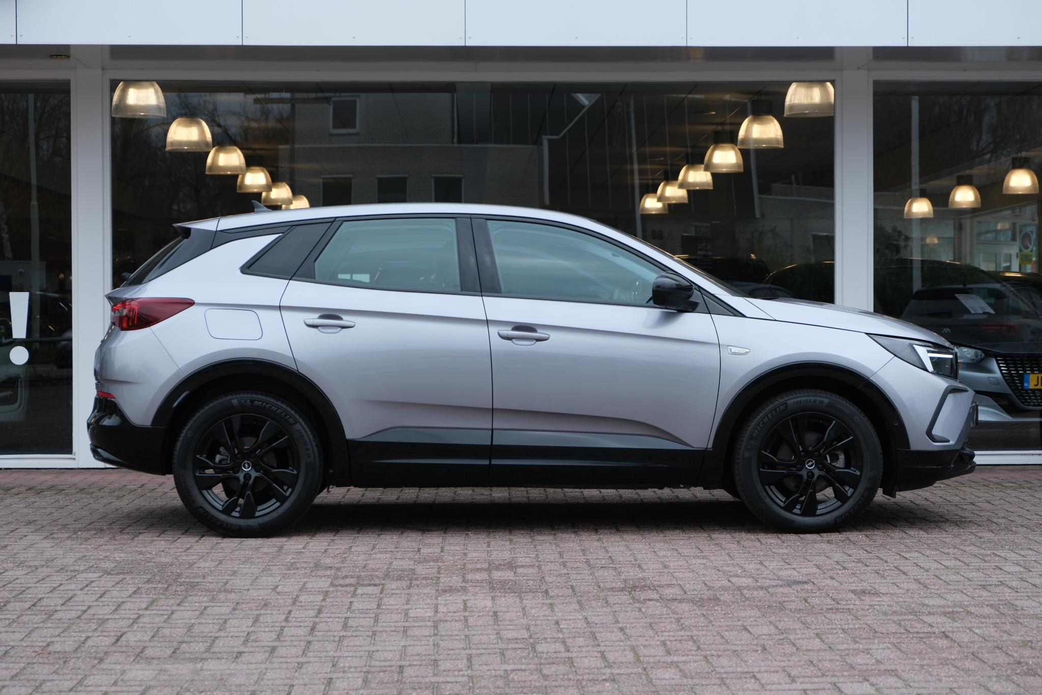 Opel Grandland 1.2 Turbo 130pk GS | Navi | App Connect | Climate | Cruise | Camera | Blind Spot | Winter Pakket afbeelding 4