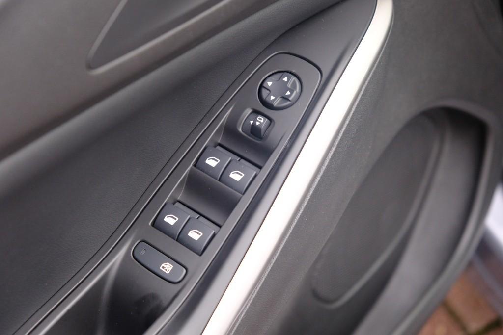 Opel Grandland 1.2 Turbo 130pk GS | Navi | App Connect | Climate | Cruise | Camera | Blind Spot | Winter Pakket afbeelding 28