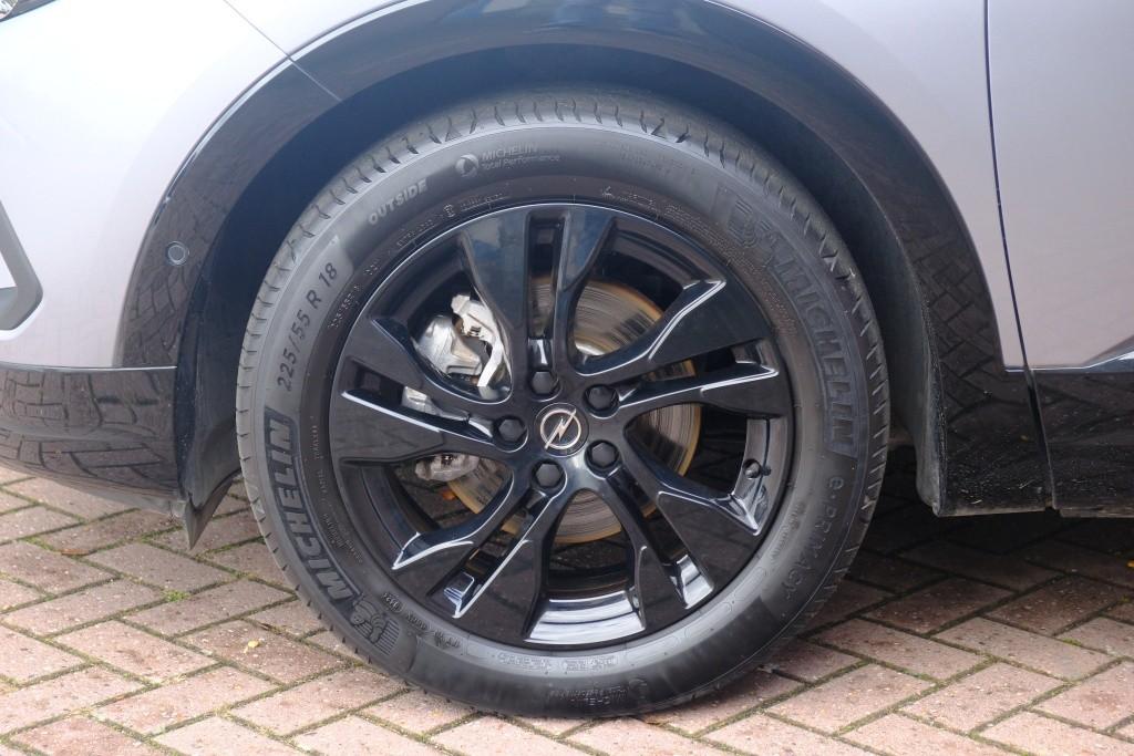 Opel Grandland 1.2 Turbo 130pk GS | Navi | App Connect | Climate | Cruise | Camera | Blind Spot | Winter Pakket afbeelding 30