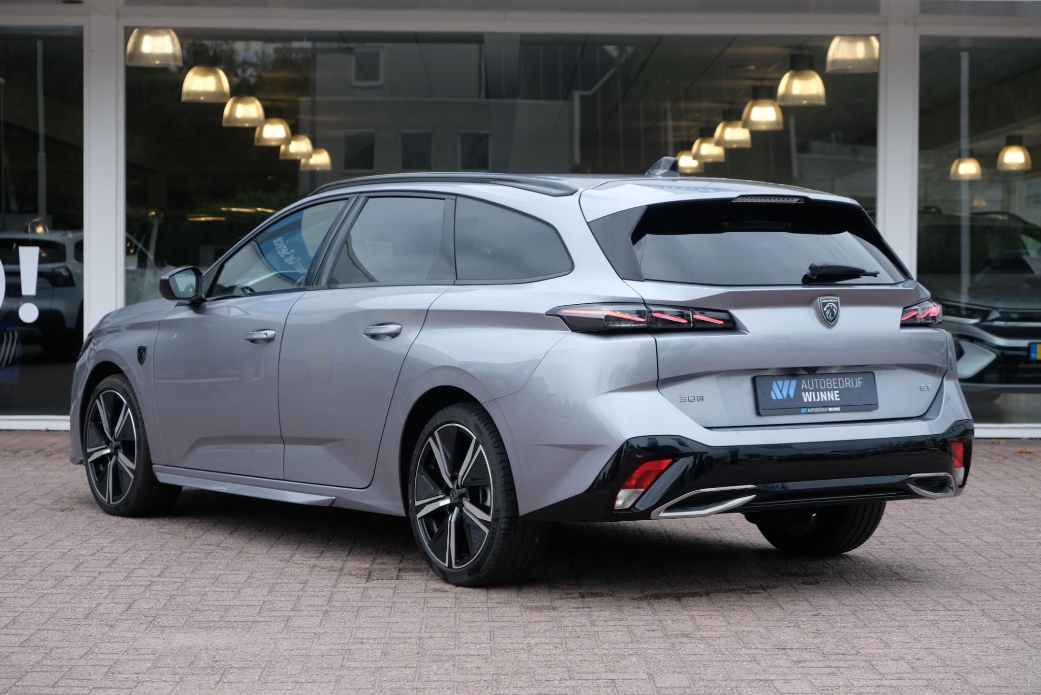 Peugeot 308 SW 1.2 PureTech 130pk EAT8 GT | Navi | App Connect | Climate | Adaptive Cruise | Camera | Keyless | PDC | 18" velgen afbeelding 5