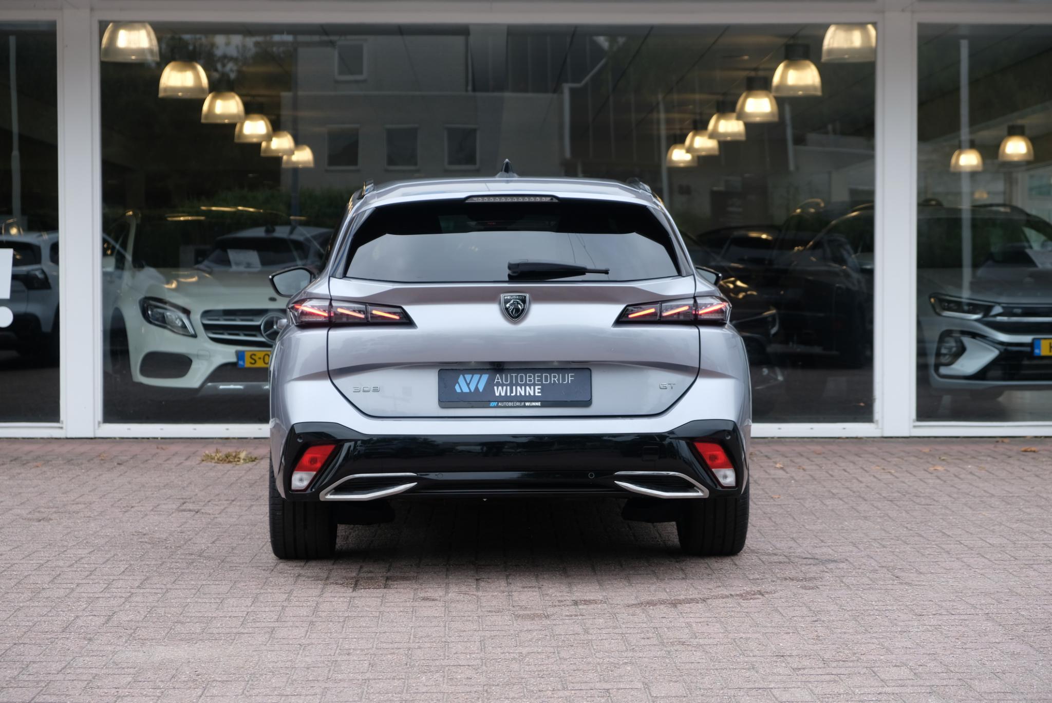 Peugeot 308 SW 1.2 PureTech 130pk EAT8 GT | Navi | App Connect | Climate | Adaptive Cruise | Camera | Keyless | PDC | 18" velgen afbeelding 6