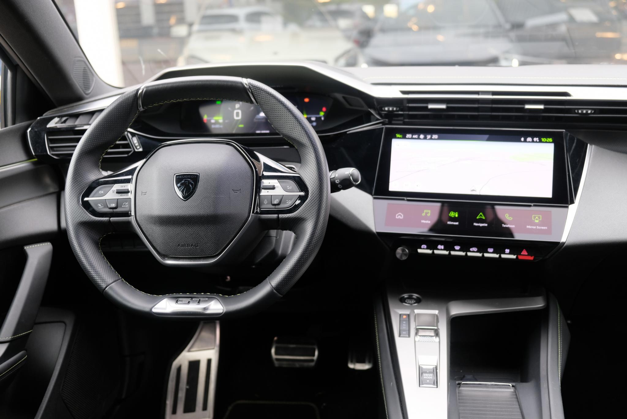 Peugeot 308 SW 1.2 PureTech 130pk EAT8 GT | Navi | App Connect | Climate | Adaptive Cruise | Camera | Keyless | PDC | 18" velgen afbeelding 7