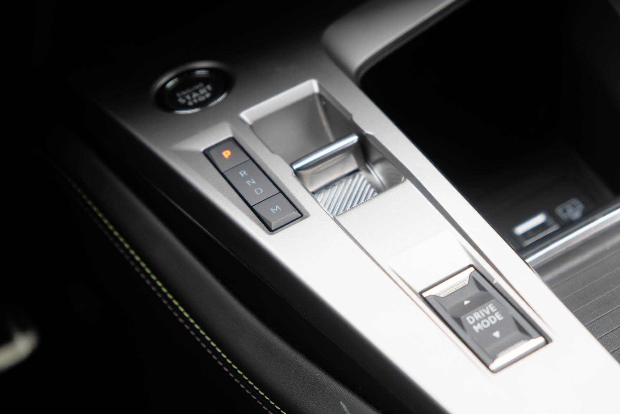 Peugeot 308 SW 1.2 PureTech 130pk EAT8 GT | Navi | App Connect | Climate | Adaptive Cruise | Camera | Keyless | PDC | 18" velgen afbeelding 20