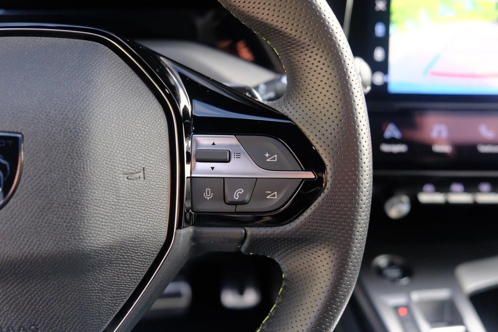 Peugeot 308 SW 1.2 PureTech 130pk EAT8 GT | Navi | App Connect | Climate | Adaptive Cruise | Camera | Keyless | PDC | 18" velgen afbeelding 10