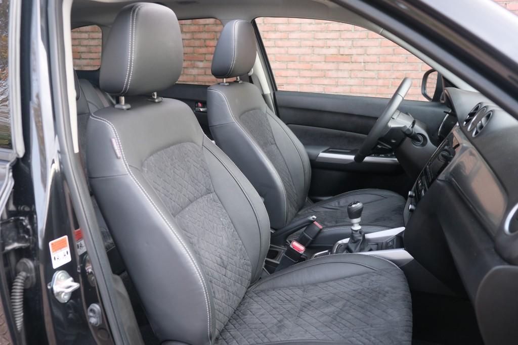 Suzuki Vitara 1.4 Boosterjet 130pk Style Smart Hybrid | Navi | App Connect | Climate | Adaptive Cruise | Panoramadak | Camera | Keyless | Blind Spot afbeelding 6