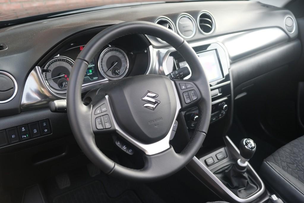 Suzuki Vitara 1.4 Boosterjet 130pk Style Smart Hybrid | Navi | App Connect | Climate | Adaptive Cruise | Panoramadak | Camera | Keyless | Blind Spot afbeelding 8